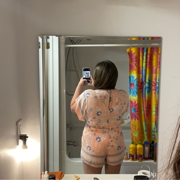 Kimono Style Romper With Pockets - Picture 4 of 7